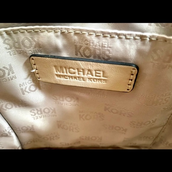 RARE Michael Kors Jet Set Item Medium Leather Tote Bag in Taupe - Picture 6 of 8